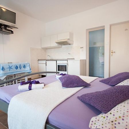 Apartments Srijemsi Mlini Værelse billede