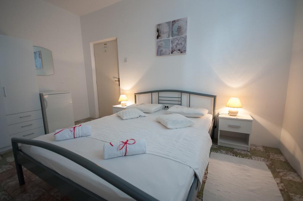 Apartments Srijemsi Mlini Eksteriør billede