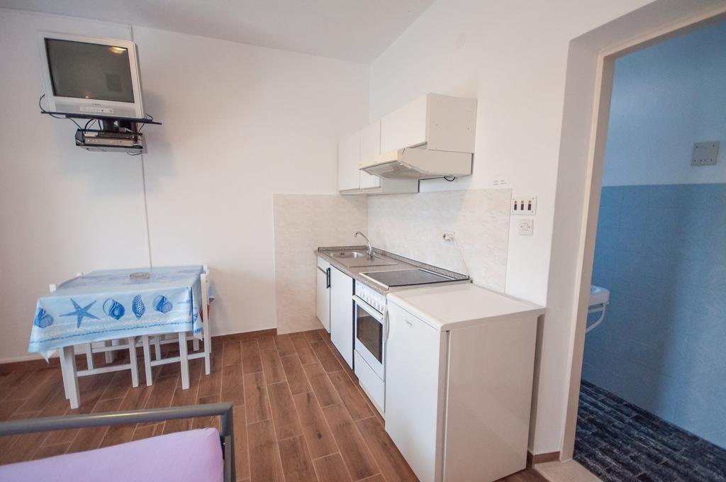 Apartments Srijemsi Mlini Eksteriør billede