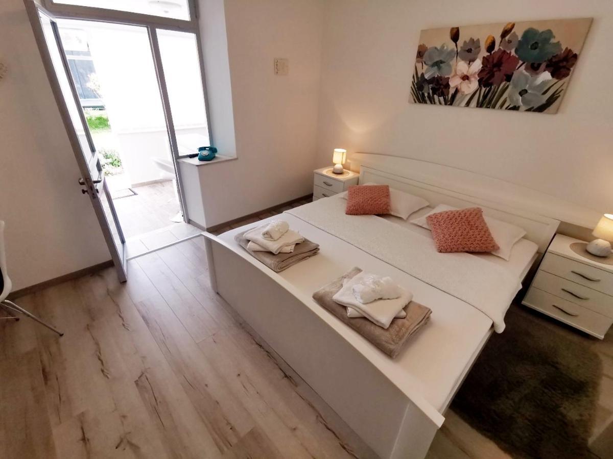 Apartments Srijemsi Mlini Eksteriør billede