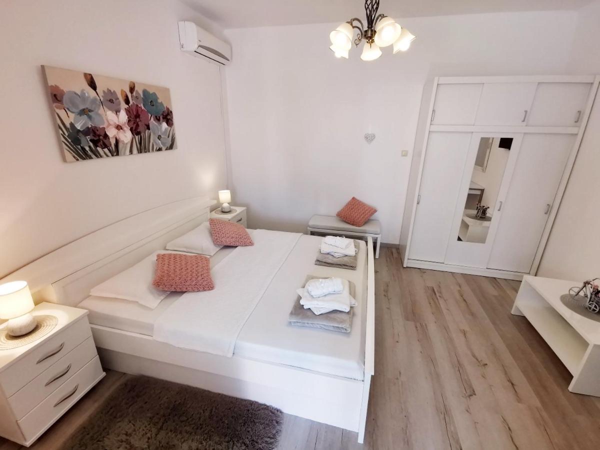 Apartments Srijemsi Mlini Eksteriør billede