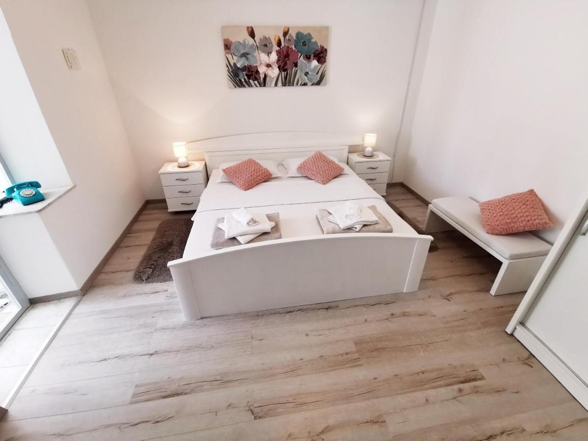 Apartments Srijemsi Mlini Eksteriør billede